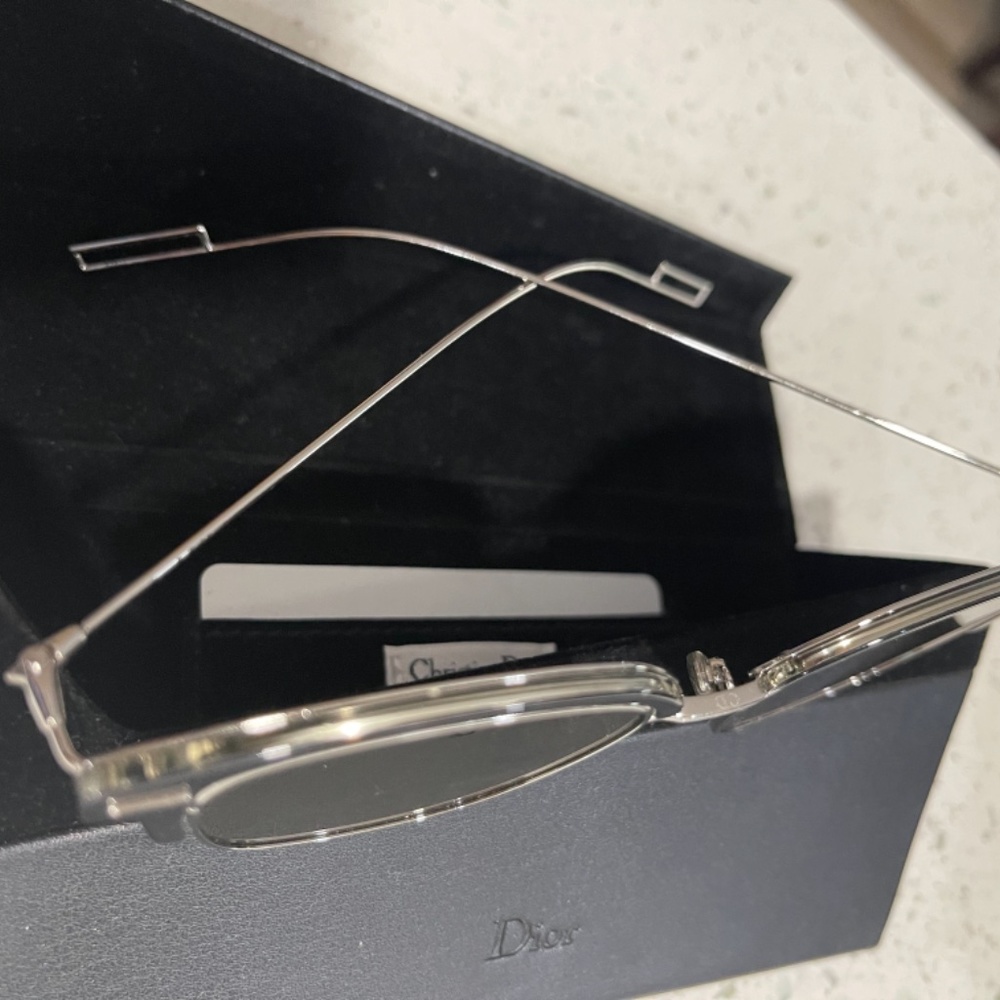 DIOR - Picture 3 of 5